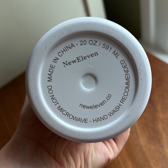 FRIENDS The One Where Im a Bride 20oz Tumbler cup NWT - Picture 7 of 7